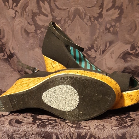 Report Rue 21 wedge - Picture 2 of 2